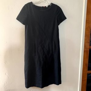 uniqlo black dress with hoodie pocket short sleeves rounded neck size xs